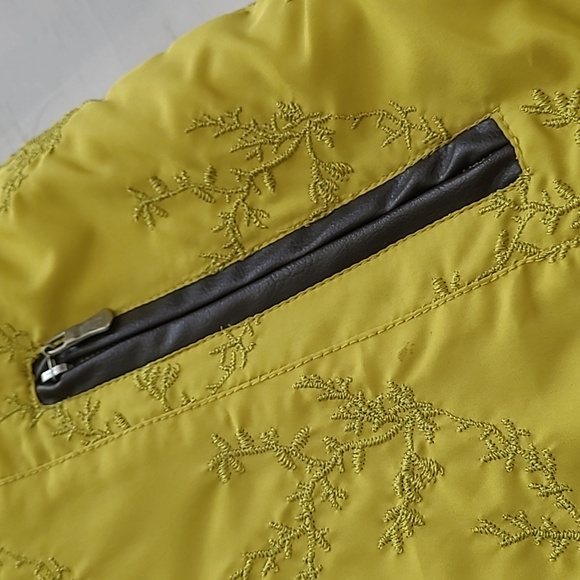 Carole Little Embroidered Chartreuse Vest - Picture 5 of 13